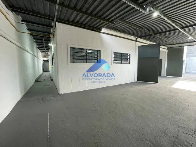 Galpão / Barracão com 720m², para alugar, no bairro Jardim Imperial em São José dos Campos