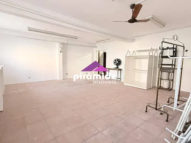 Galpão / Barracão com 467m², para alugar, no bairro Parque Itamarati em Jacareí