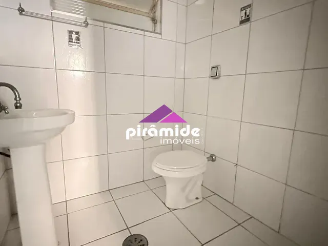 Galpão / Barracão com 467m², para alugar, no bairro Parque Itamarati em Jacareí