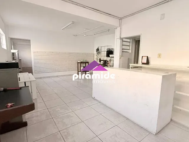 Galpão / Barracão com 467m², para alugar, no bairro Parque Itamarati em Jacareí