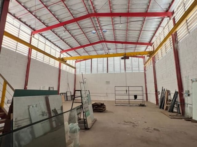 Galpão / Barracão com 500m², à venda ou para alugar, no bairro Vila Maria Nazaré em Santana de Parnaíba