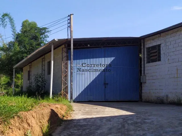 Galpão / Barracão com 350m², para alugar, no bairro Centro em Santa Branca