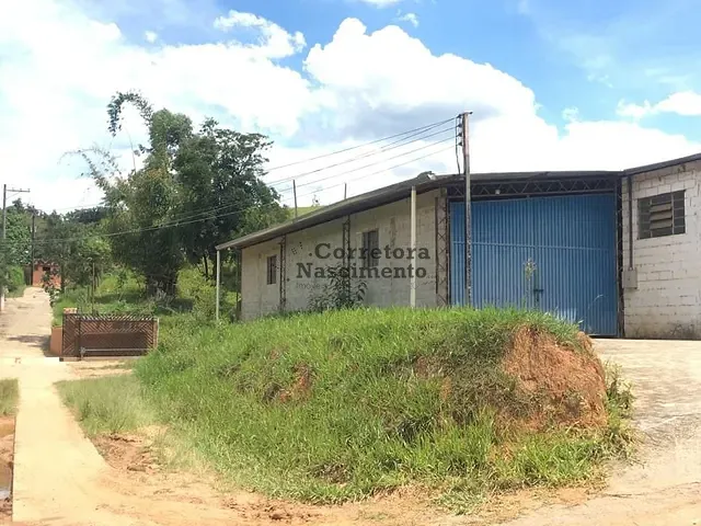 Galpão / Barracão com 350m², para alugar, no bairro Centro em Santa Branca