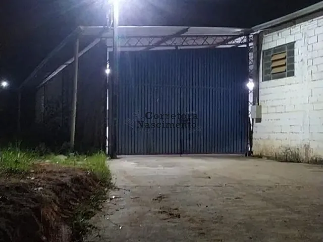 Galpão / Barracão com 350m², para alugar, no bairro Centro em Santa Branca