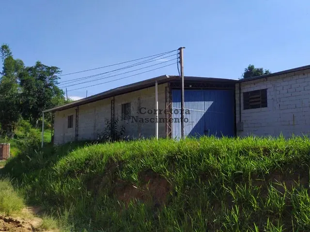 Galpão / Barracão com 350m², para alugar, no bairro Centro em Santa Branca