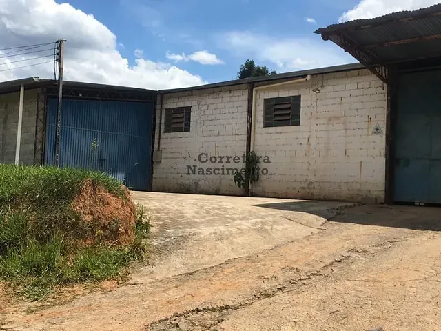 Galpão / Barracão com 350m², para alugar, no bairro Centro em Santa Branca