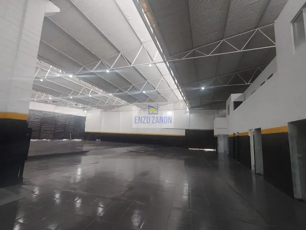 Depósito-Galpão, 1078 m² - Foto 1