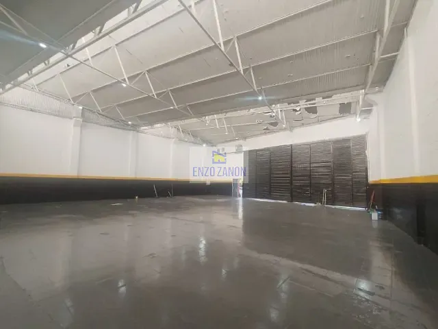 Galpão / Barracão com 1185m², para alugar, no bairro Vila Nogueira em Diadema