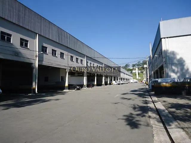 Galpão / Barracão com 1300m², para alugar, no bairro Jardim Itaquiti em Barueri