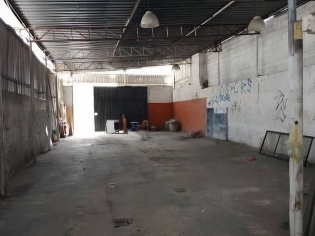 Galpão / Barracão com 250m², para alugar, no bairro Presidente Altino em Osasco