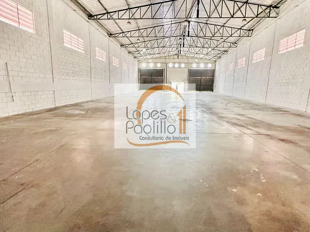 Galpão / Barracão com 1700m², para alugar, no bairro Guaxinduva em Atibaia