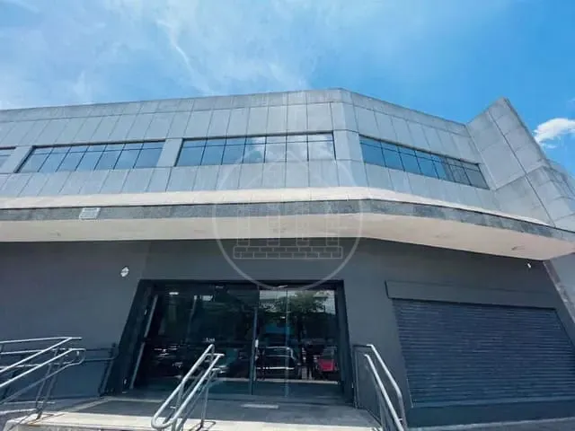 Galpão / Barracão com 540m², para alugar, no bairro Parque Maria Helena em São Paulo