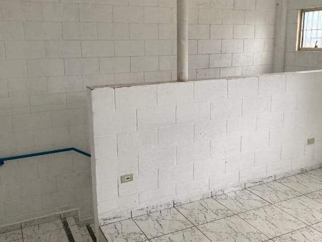 Galpão / Barracão com 500m², para alugar, no bairro Pólo Industrial em Franco da Rocha