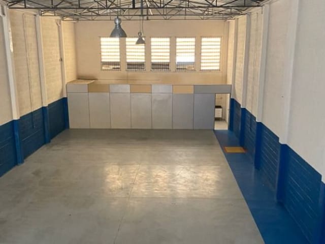 Galpão / Barracão com 500m², para alugar, no bairro Pólo Industrial em Franco da Rocha