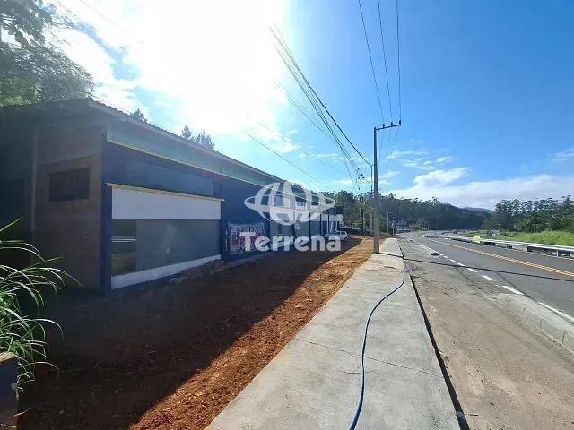 Galpão / Barracão com 1420m², para alugar, no bairro Encano do Norte em Indaial