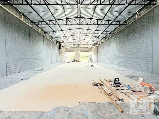 Galpão / Barracão com 840m², para alugar, no bairro Loanda em Atibaia