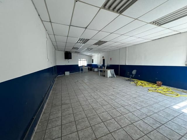 Galpão / Barracão com 1200m², para alugar, no bairro Jardim da Várzea em Santana de Parnaíba