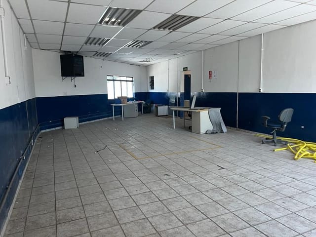 Galpão / Barracão com 1200m², para alugar, no bairro Jardim da Várzea em Santana de Parnaíba