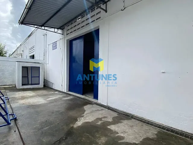 Galpão / Barracão com 840m², para alugar, no bairro Imbiribeira em Recife
