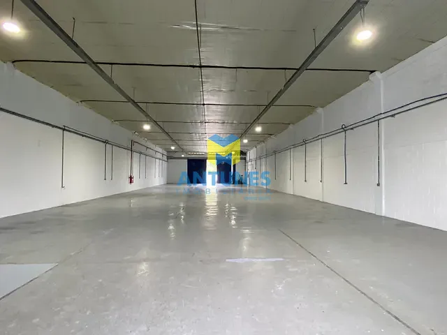 Galpão / Barracão com 840m², para alugar, no bairro Imbiribeira em Recife