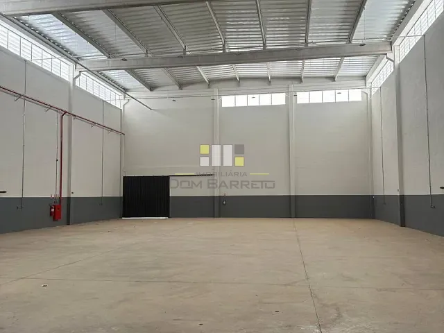 Galpão / Barracão com 1600m², para alugar, no bairro Jardim Nova Europa em Hortolândia