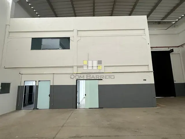 Galpão / Barracão com 1600m², para alugar, no bairro Jardim Nova Europa em Hortolândia