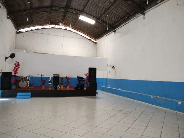 Galpão / Barracão com 250m², à venda, no bairro Vila Menk em Carapicuíba