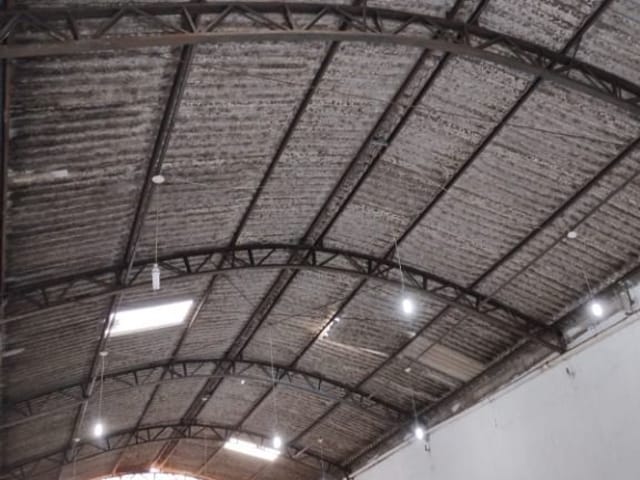 Galpão / Barracão com 250m², à venda, no bairro Vila Menk em Carapicuíba