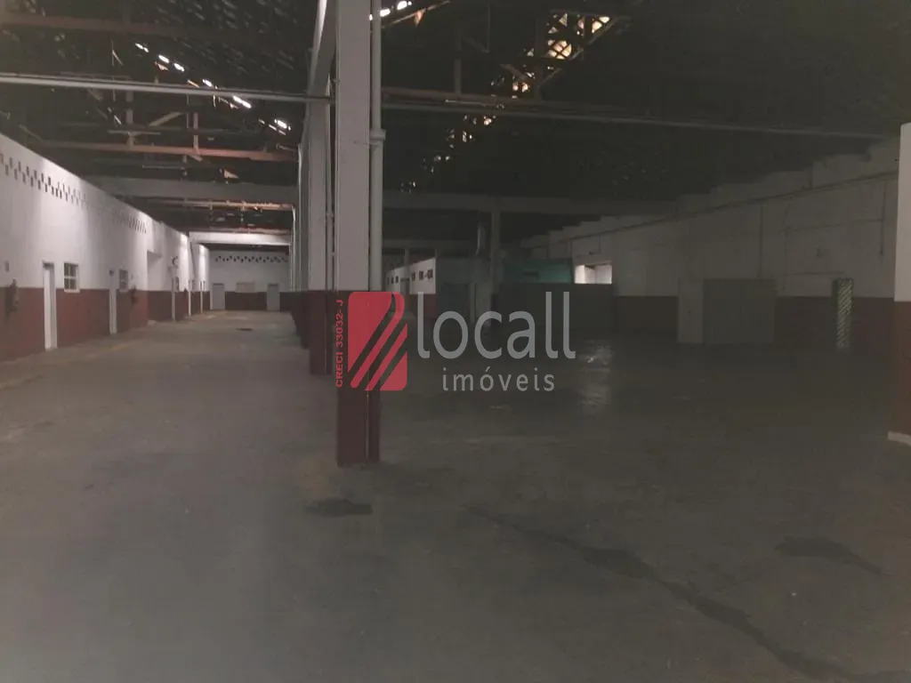 Galpão / Depósito / Armazém  para aluguel, 3900m² — foto 2 de 23