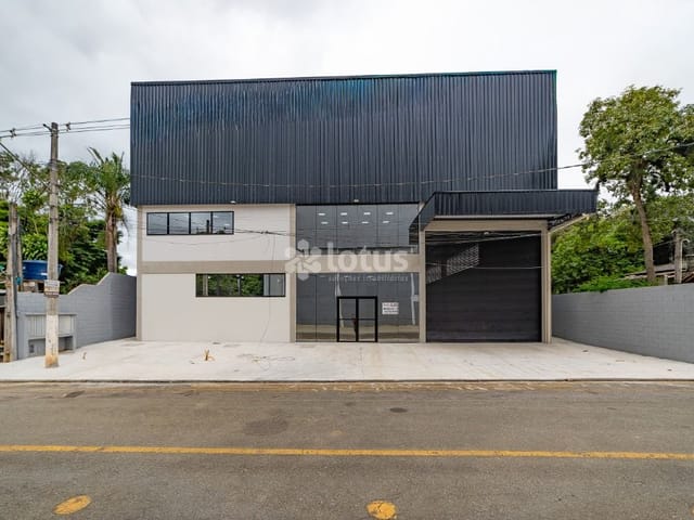 Galpão / Barracão com 1200m², para alugar, no bairro Jardim Santa Marta (Fazendinha) em Santana de Parnaíba