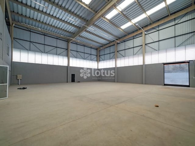 Galpão / Barracão com 1200m², para alugar, no bairro Jardim Santa Marta (Fazendinha) em Santana de Parnaíba