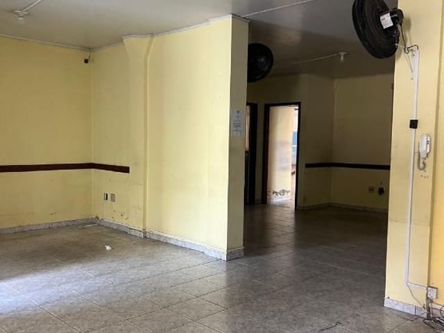 Galpão / Barracão com 2853m², para alugar, no bairro São Roberto (Jordanésia) em Cajamar