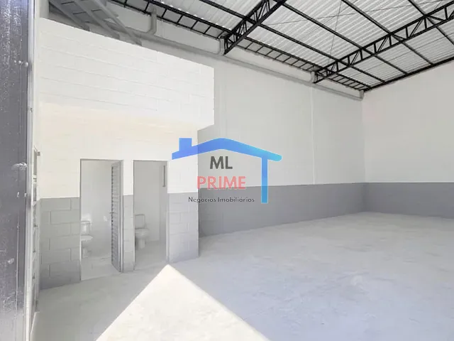 Galpão / Barracão com 200m², para alugar, no bairro Jardim Independência em São Paulo
