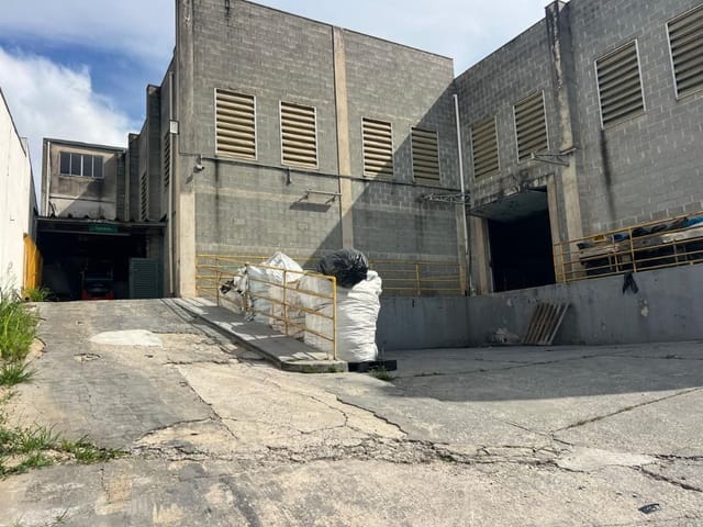 Galpão / Barracão com 1235m², à venda ou para alugar, no bairro Chácara do Solar I (Fazendinha) em Santana de Parnaíba