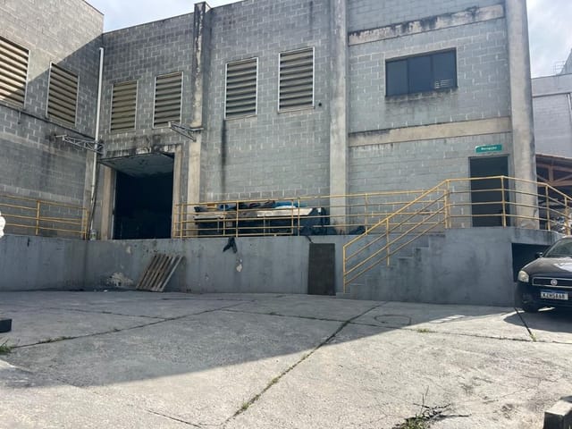 Galpão / Barracão com 1235m², à venda ou para alugar, no bairro Chácara do Solar I (Fazendinha) em Santana de Parnaíba