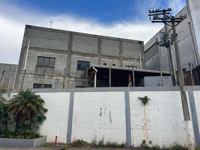 Galpão / Barracão com 1235m², à venda ou para alugar, no bairro Chácara do Solar I (Fazendinha) em Santana de Parnaíba