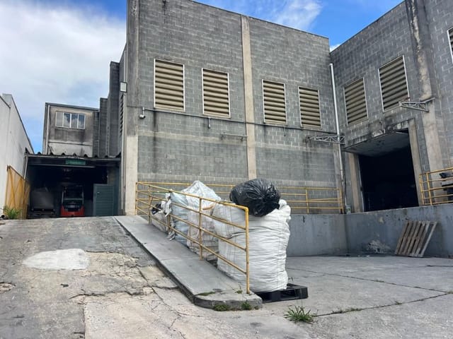Galpão / Barracão com 1235m², à venda ou para alugar, no bairro Chácara do Solar I (Fazendinha) em Santana de Parnaíba