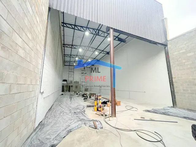 Galpão / Barracão com 330m², para alugar, no bairro Vila Zelina em São Paulo
