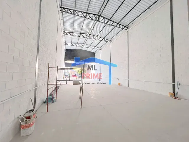Galpão / Barracão com 330m², para alugar, no bairro Vila Zelina em São Paulo