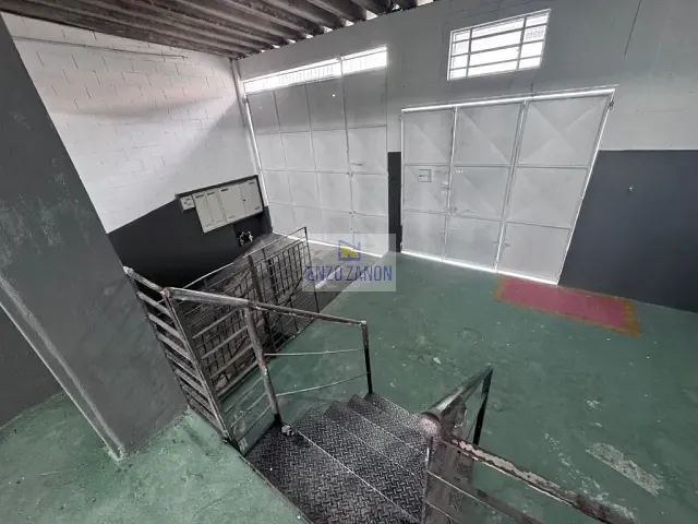 Galpão / Barracão com 451m², para alugar, no bairro Nova Petrópolis em São Bernardo do Campo
