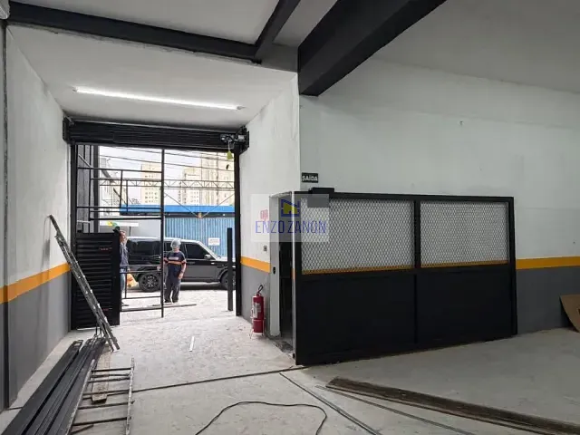 Galpão / Barracão com 300m², para alugar, no bairro Vila Armando Bondioli em São Bernardo do Campo