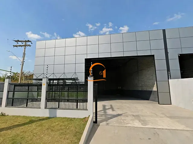 Galpão / Barracão com 370m², para alugar, no bairro Jardim Santa Fé em Bom Jesus dos Perdões