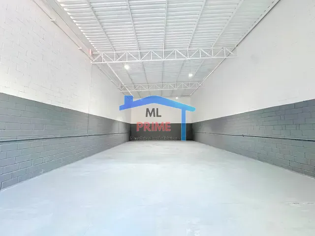 Galpão / Barracão com 300m², para alugar, no bairro Vila Alpina em São Paulo
