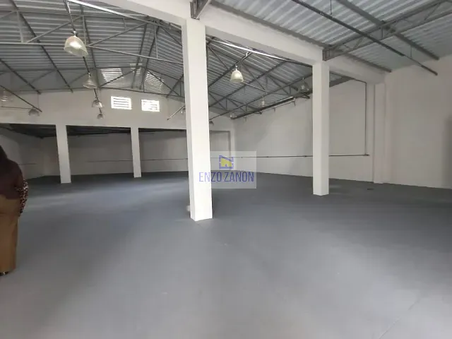 Galpão / Barracão com 715m², para alugar, no bairro Rudge Ramos em São Bernardo do Campo