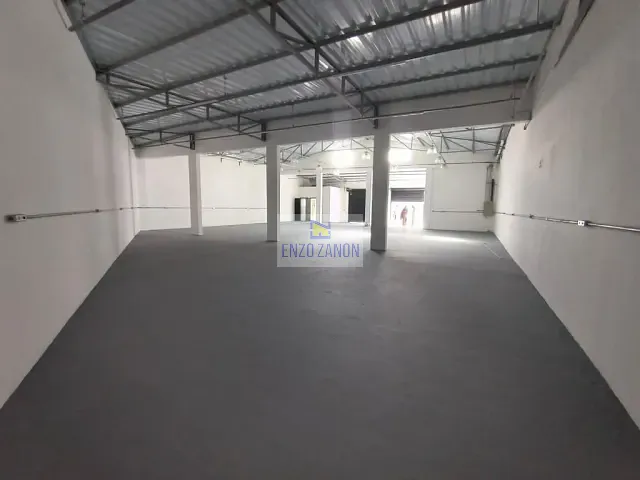 Galpão / Barracão com 715m², para alugar, no bairro Rudge Ramos em São Bernardo do Campo