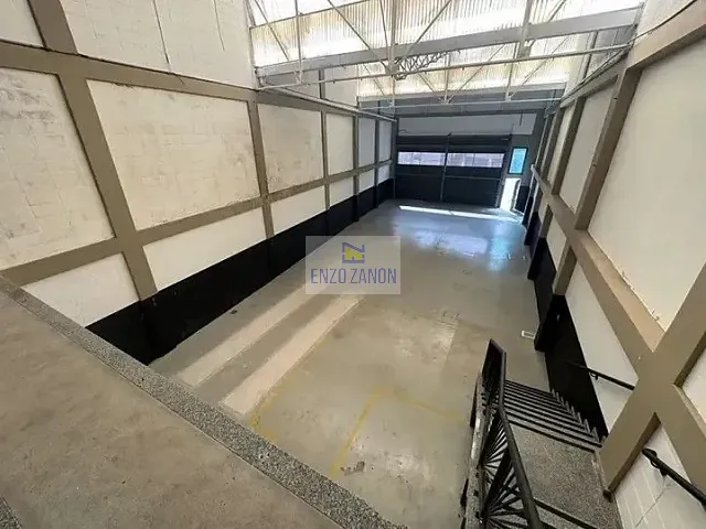 Galpão / Barracão com 350m², para alugar, no bairro Jordanópolis em São Bernardo do Campo