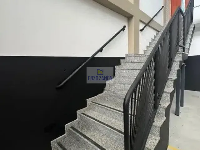 Galpão / Barracão com 350m², para alugar, no bairro Jordanópolis em São Bernardo do Campo