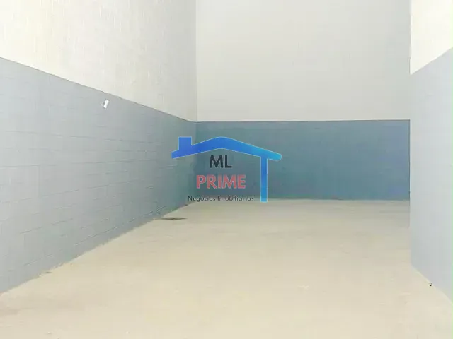 Galpão / Barracão com 330m², para alugar, no bairro Jardim América da Penha em São Paulo