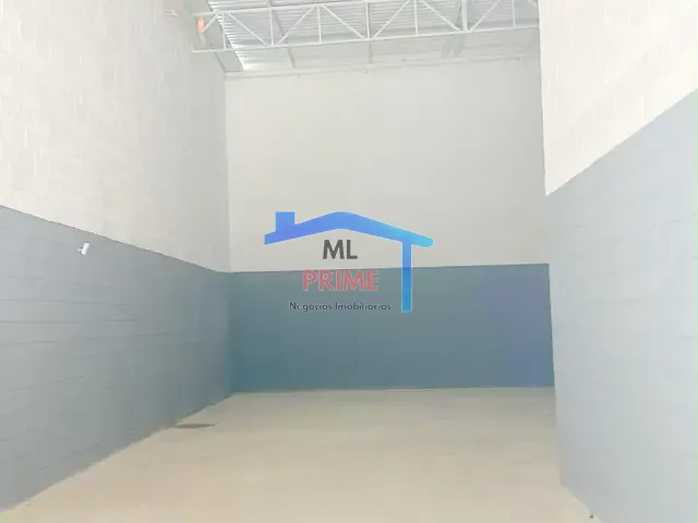 Galpão / Barracão com 330m², para alugar, no bairro Jardim América da Penha em São Paulo