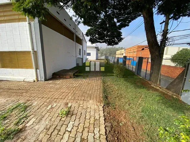 Galpão / Barracão com 1775m², para alugar, no bairro Chácaras Reunidas Anhangüera (Nova Veneza) em Sumaré
